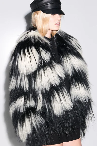 Look 32